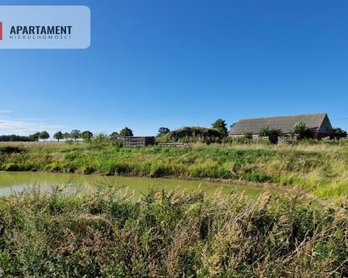Atrakcyjna działka siedliskowa ze stawem