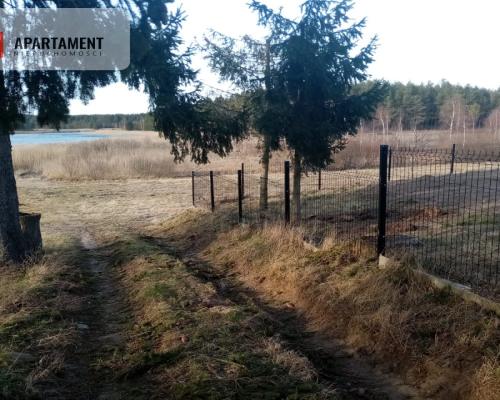 Działka nad jeziorem!