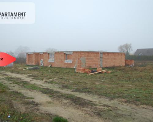 Działka budowlana z pozwoleniem na budowę.