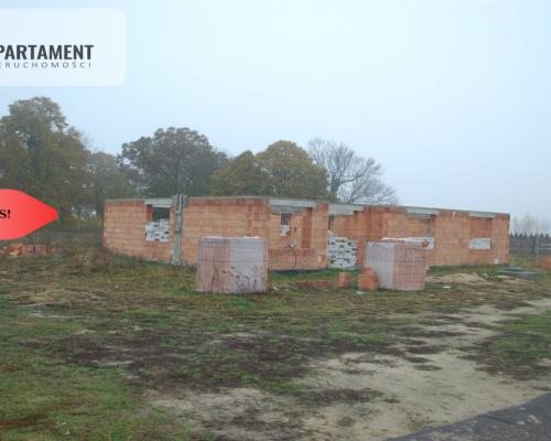 Działka budowlana z pozwoleniem na budowę.