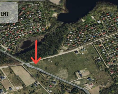 Duża narożna działka z prądem, las, jezioro.