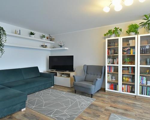 2 pokoje z garderobą, klimatyzacja, budynek 2005 r.