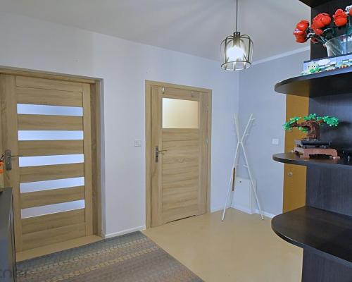 2 pokoje z garderobą, klimatyzacja, budynek 2005 r.