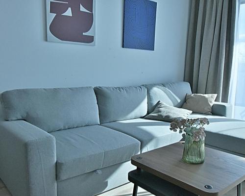 Pachnące nowością przestronne 2 pokoje z balkonem