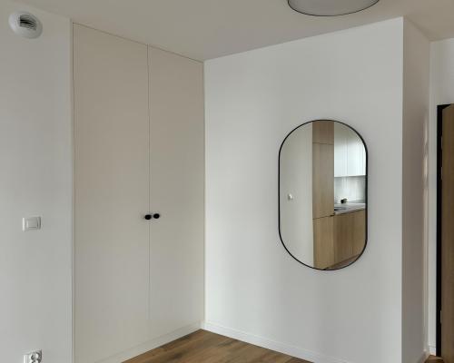 Kawalerka z balkonem I siłownia - Legnicka