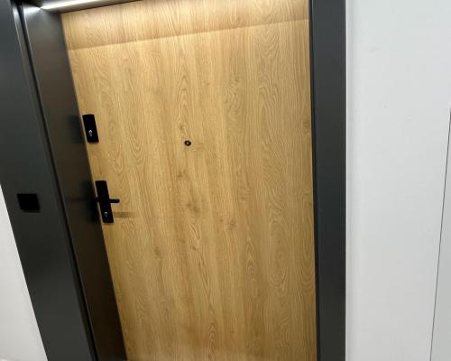 Kawalerka z balkonem I siłownia - Legnicka