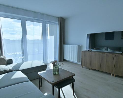 Pachnące nowością przestronne 2 pokoje z balkonem