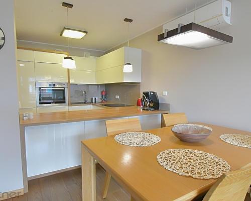 Olimipia port - 3 pokoje z klimatyzacją na wynajem