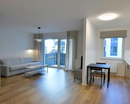 Kawalerka z balkonem I siłownia - Legnicka