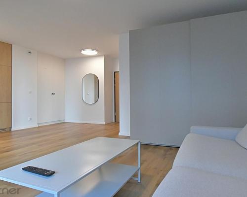 Kawalerka z balkonem I siłownia - Legnicka