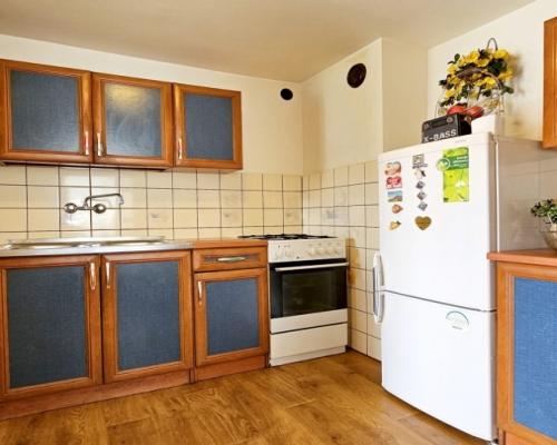 Dom wolnostojący, bud. gosp. i 2 działki