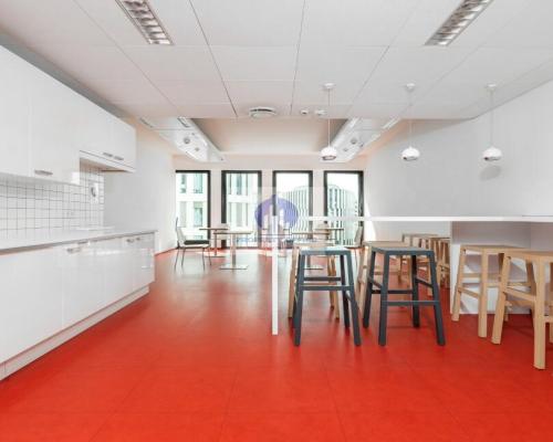 Włochy: lokal biurowy na wynajem