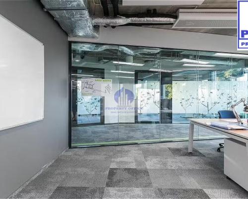 Włochy: lokal biurowy na wynajem