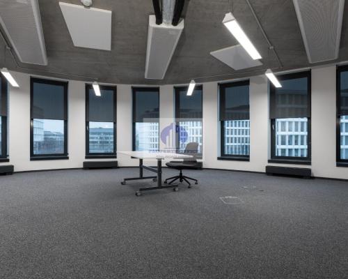 Włochy:lokal biurowy na wynajem