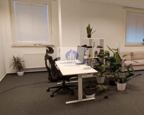 Włochy: lokal biurowy na wynajem