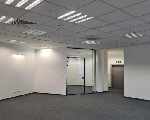 Włochy: lokal biurowy na wynajem