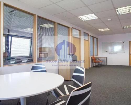 Włochy: lokal magazynowo-biurowy na wynajem