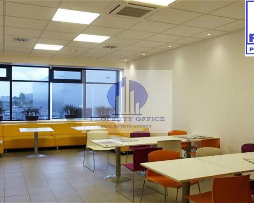 Włochy: lokal biurowy na wynajem