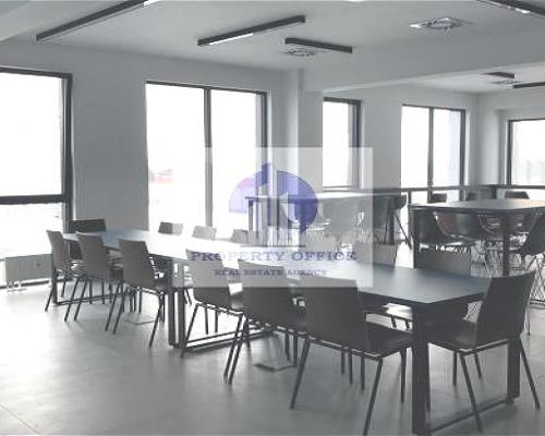 Włochy: lokal biurowy na wynajem