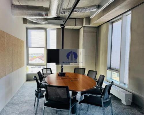 Włochy: lokal biurowy o pow. 957 m2