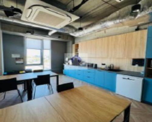 Włochy: lokal biurowy na wynajem