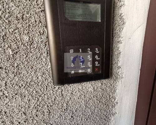 Włochy: lokal biurowo-usługowy 9m2 na wynajem