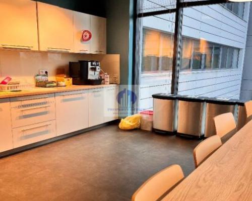 Włochy: lokal biurowy 640 m2 do podnajmu