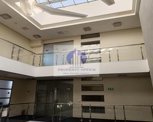 Włochy: lokal biurowy 45,54 m2 na wynajem