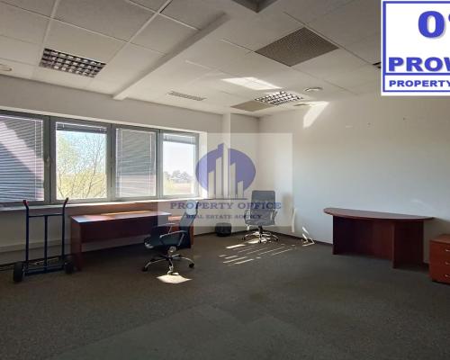 Włochy: lokal biurowy 38,84 m2 na wynajem