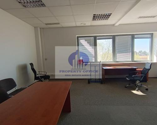 Włochy: lokal biurowy 38,84 m2 na wynajem