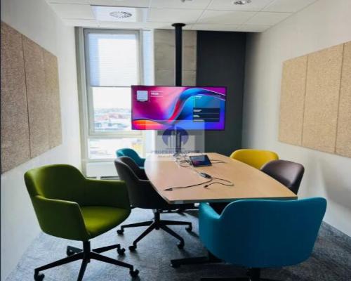 Włochy: lokal biurowy 957 m2 do wynajęcia