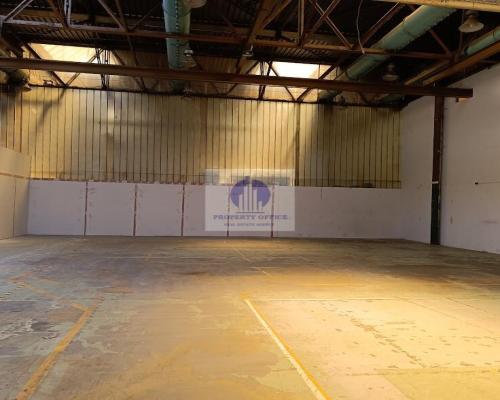 Bielany: magazyn 409m2 na wynajem