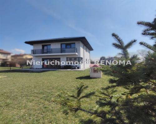 Dom Pawłowicem,świetna lokalizacja.