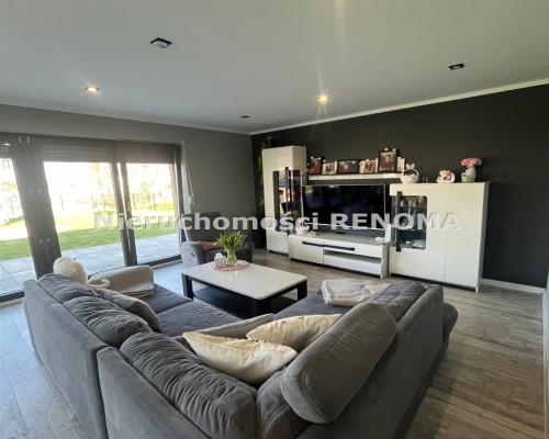 Dom Pawłowicem,świetna lokalizacja.