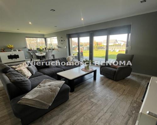 Dom Pawłowicem,świetna lokalizacja.