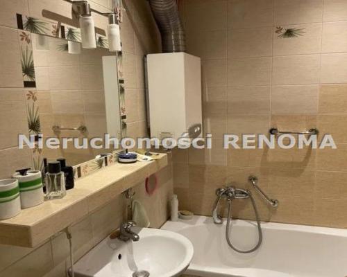 Na sprzedaż mieszkanie  49 metrowe, dwupokojowe położone w Jastrzębiu-Zdroju przy ul. Pomorskiej. Lokal usytuowany  na  IV pię