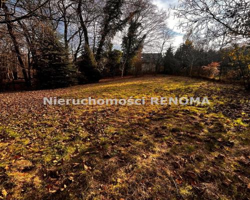 Działka budowlana 2414 m² z domkiem letniskowym –