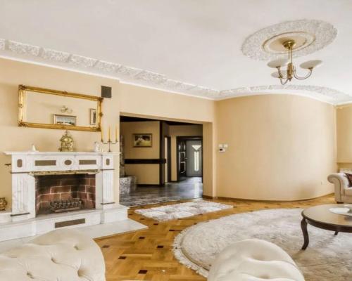 Rom w Radości działka 1880m2