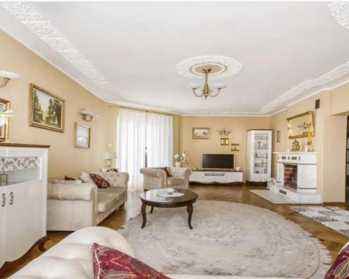 Rom w Radości działka 1880m2