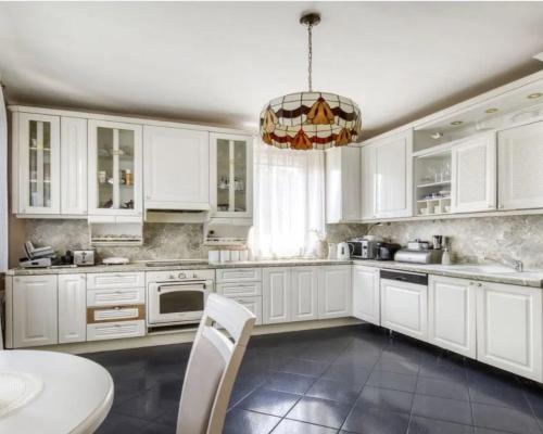 Rom w Radości działka 1880m2