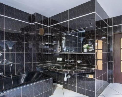 Rom w Radości działka 1880m2