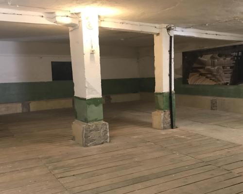 Do wynajęcia magazyn o powierzchni ok. 100 m2 na terenie zamkniętym.Wysokość od 3m do 4m.Pomieszczenie ocieplone bez ogrzewania