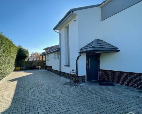 Mieszkanie z ogródkiem na os.Obrońców Pokoju