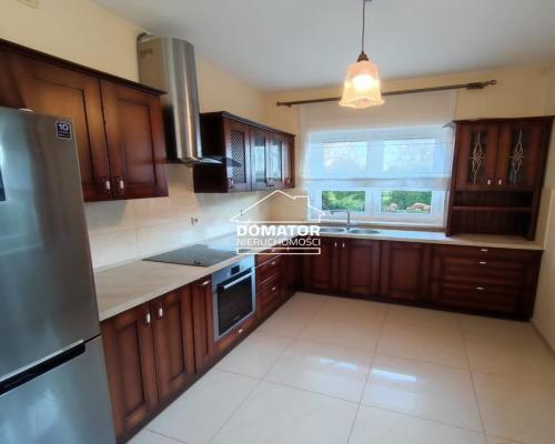 Polecam komfortowy  dom wolnostojący 200 m2 usytuowany na pięknie zagospodarowanej działce z oczkiem wodnym o powierzchni 1100