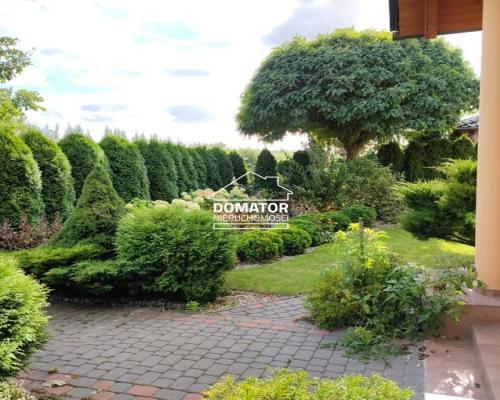 Polecam komfortowy  dom wolnostojący 200 m2 usytuowany na pięknie zagospodarowanej działce z oczkiem wodnym o powierzchni 1100