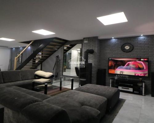 Dom z lokalem użytkowym 380 m2 Lisi Ogon