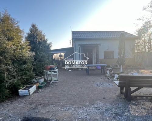 Dwa domy w spokojnej okolicy - Smolniki