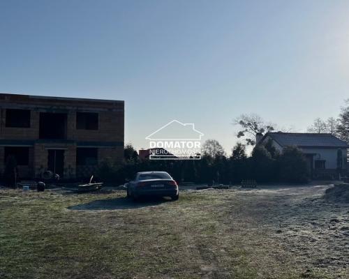 Dwa domy w spokojnej okolicy - Smolniki