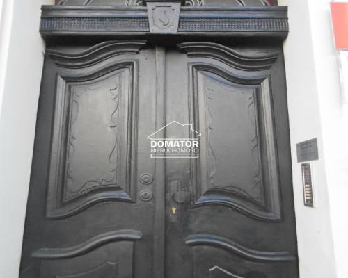 Dochodowa kamienica w centrum miasta