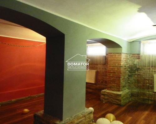 Klimatyczny lokal na sprzedaż w centrum miasta.